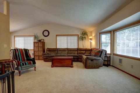 60775 Radcliffe Cir, Bend, OR 97702 photo 2