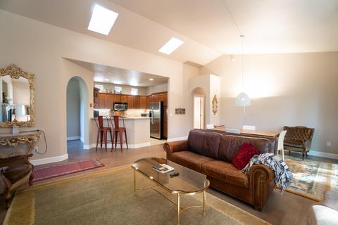61433 Davis Lake Loop, Bend, OR 97702 photo 4