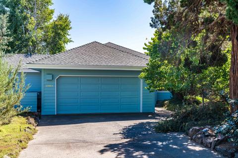 20843 Solstice Dr, Bend, OR 97703 photo 2