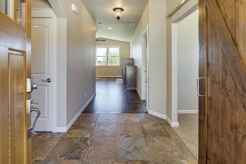 63102 Pikes Ct, Bend, OR 97701 photo 4