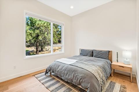 2624 NW Sample Ct, Bend, OR 97703 photo 37