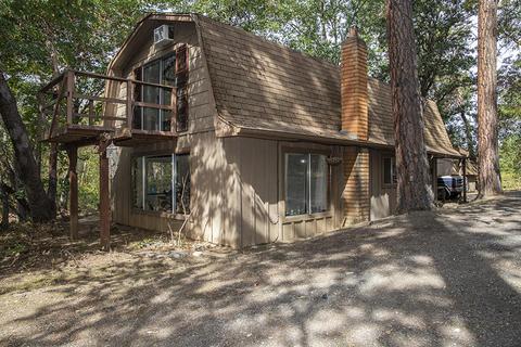 1450 Summit Loop, Grants Pass, OR 97527 photo 2