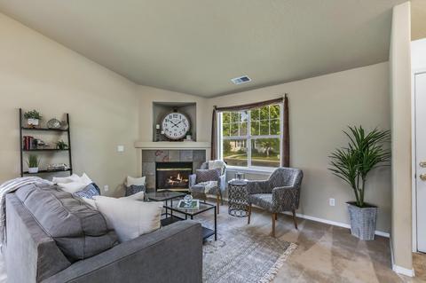 20653 Daisy Ln, Bend, OR 97702 photo 2