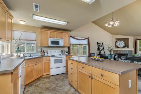 20653 Daisy Ln, Bend, OR 97702 photo 4