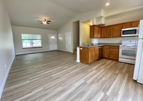26 Dianne Way, Eagle Point, OR 97524 photo 4