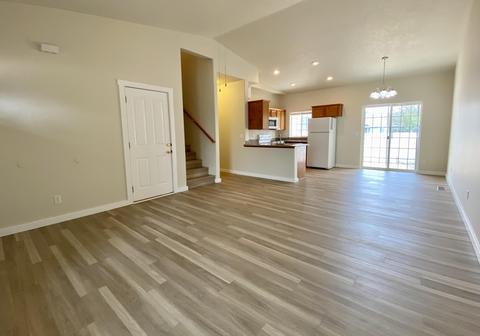 26 Dianne Way, Eagle Point, OR 97524 photo 2