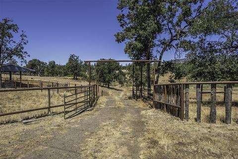 4685 Brownsboro Hwy, Eagle Point, OR 97524 photo 42