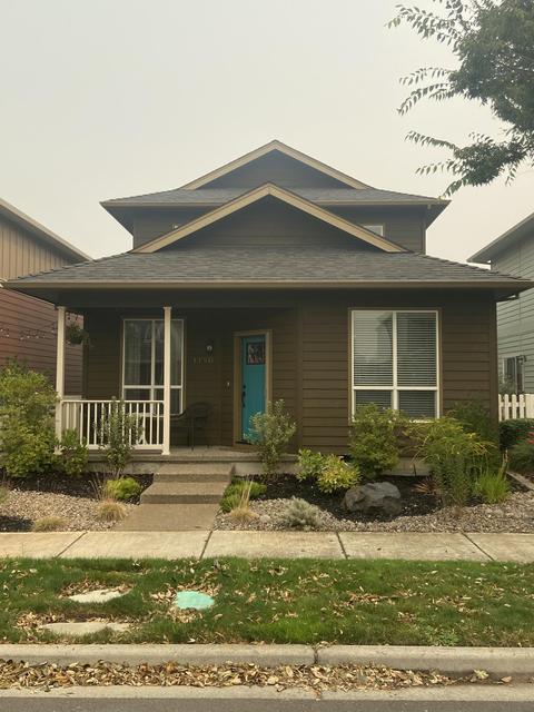 1150 Rustler Peak St, Central Point, OR 97502 photo 2