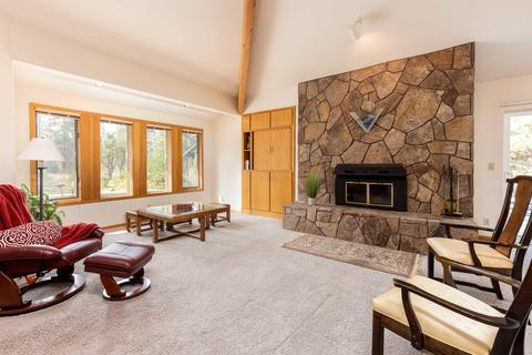 17864 Crag Ln, Sunriver, OR 97707 photo 2