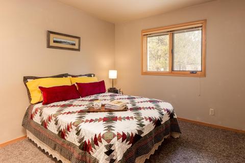 17864 Crag Ln, Sunriver, OR 97707 photo 9