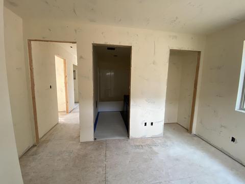 1071 SE 5th St, Bend, OR 97702 photo 2