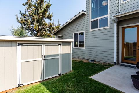 63166 NE Iner Loop, Bend, OR 97701 photo 29