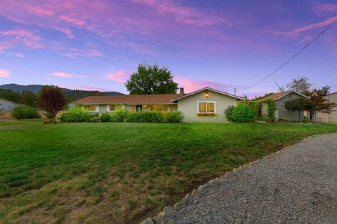 730 Meadow View Dr, Williams, OR 97544 photo 1