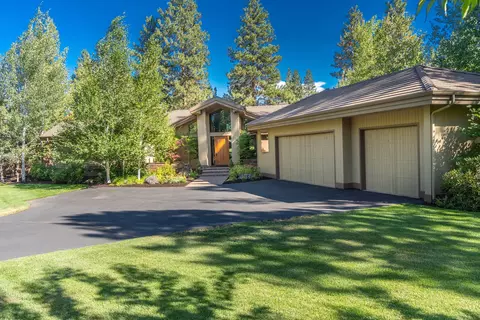 19430 Green Lakes Loop, Bend, OR 97702 photo 1