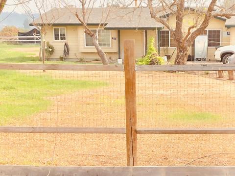 14366 Agate Rd, Eagle Point, OR 97524 photo 1