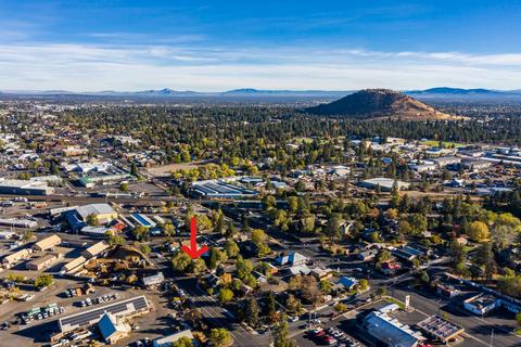 210 SE Davis Ave, Bend, OR 97702 photo 4