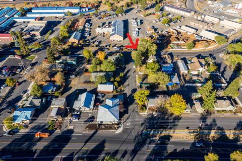 210 SE Davis Ave, Bend, OR 97702 photo 1