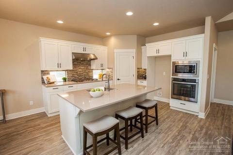 60476 Hedgewood Ln, Bend, OR 97702 photo 9