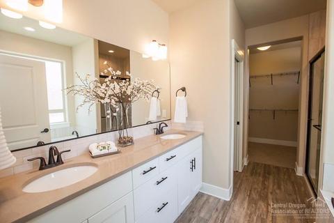 60476 Hedgewood Ln, Bend, OR 97702 photo 14