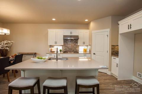 60476 Hedgewood Ln, Bend, OR 97702 photo 8