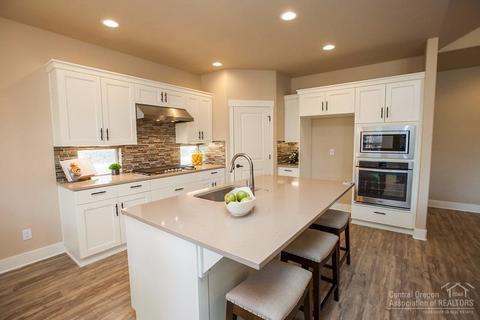 60476 Hedgewood Ln, Bend, OR 97702 photo 10