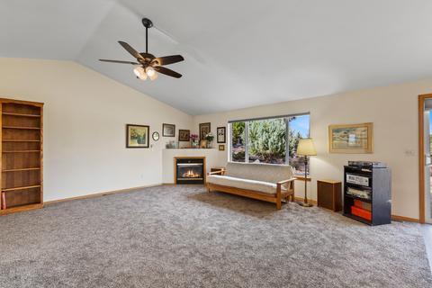 63476 Phoenix Way, Bend, OR 97701 photo 6