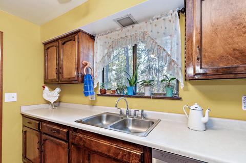 836 Summit Loop, Grants Pass, OR 97527 photo 8