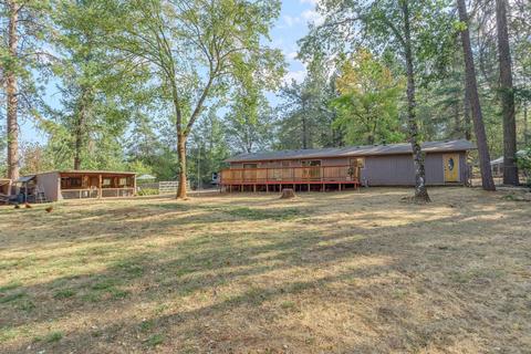 836 Summit Loop, Grants Pass, OR 97527 photo 2