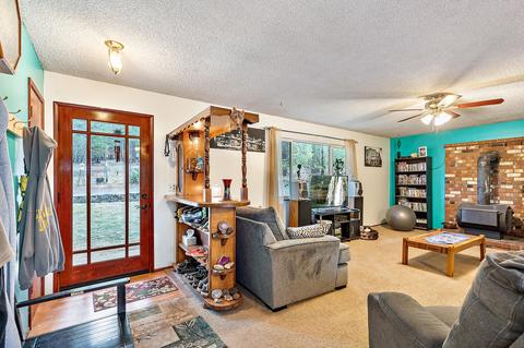 836 Summit Loop, Grants Pass, OR 97527 photo 5
