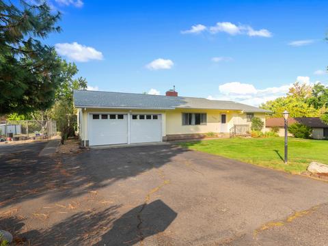 1129 Bellview Ave, Ashland, OR 97520 photo 2