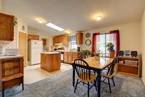 633 E Archwood Dr #55, Eagle Point, OR 97524 photo 3