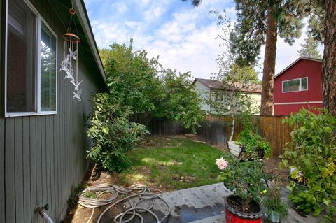 63324 NW Lavacrest St, Bend, OR 97703 photo 17
