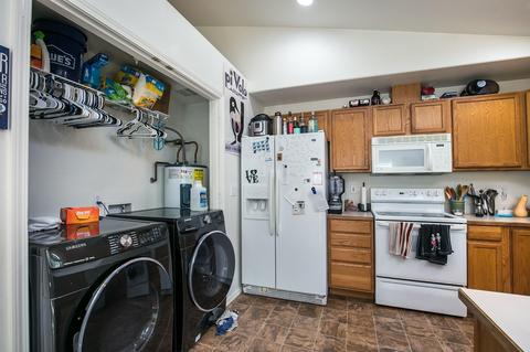 63324 NW Lavacrest St, Bend, OR 97703 photo 4