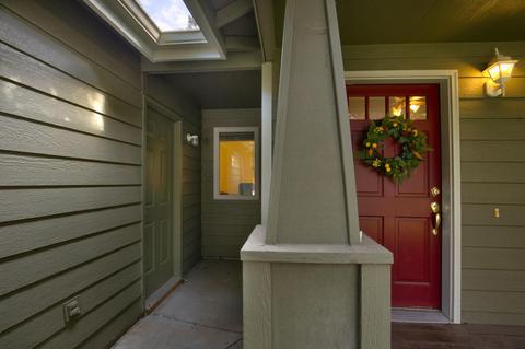 63324 NW Lavacrest St, Bend, OR 97703 photo 2
