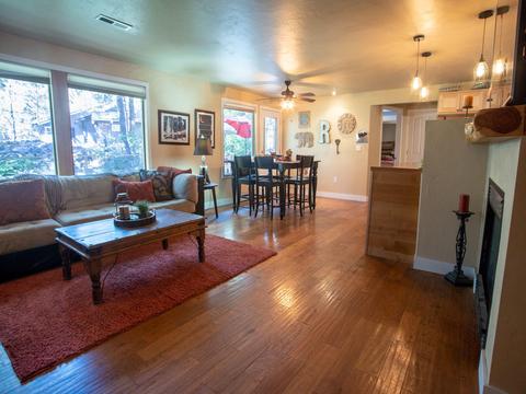 20414 Illahee Dr, Bend, OR 97702 photo 4