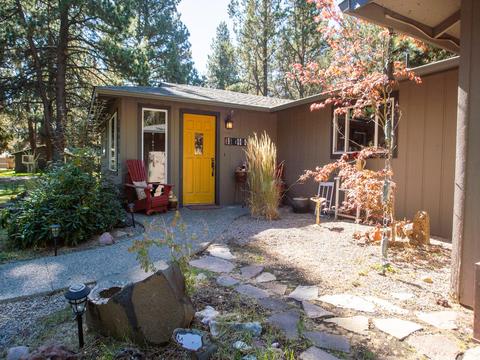 20414 Illahee Dr, Bend, OR 97702 photo 1