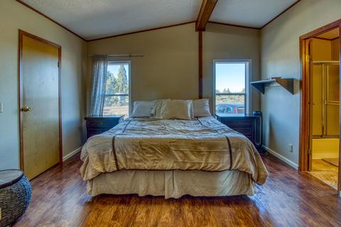 18057 1st Ave, Bend, OR 97703 photo 11