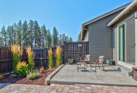 60471 Hedgewood Ln, Bend, OR 97702 photo 3