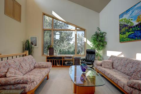 64885 Hunnell Rd, Bend, OR 97703 photo 6