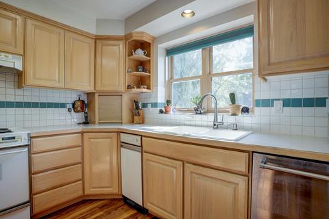 64885 Hunnell Rd, Bend, OR 97703 photo 27