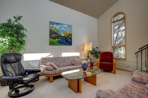 64885 Hunnell Rd, Bend, OR 97703 photo 4