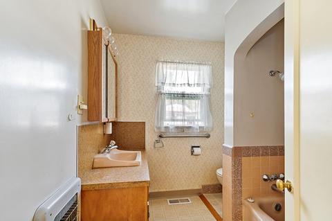 214 4th St, Phoenix, OR 97535 photo 19