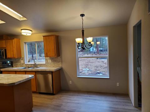 54765 Robin Ln, Bend, OR 97707 photo 9