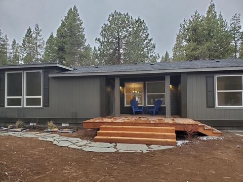 54765 Robin Ln, Bend, OR 97707 photo 2