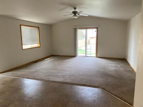 647 E D St, Culver, OR 97734 photo 2