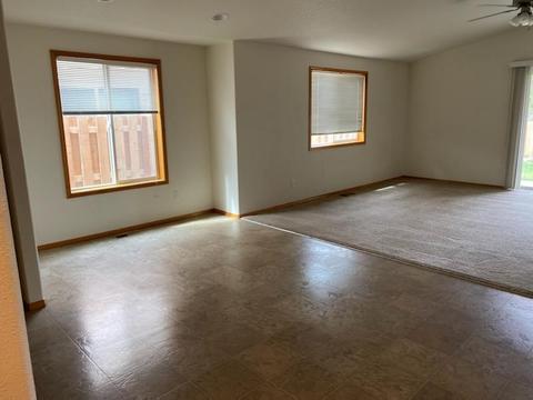 647 E D St, Culver, OR 97734 photo 3