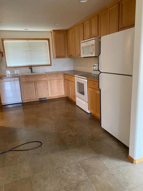 647 E D St, Culver, OR 97734 photo 5