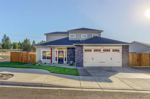 1078 Ruby Meadows Dr, Eagle Point, OR 97524 photo 1