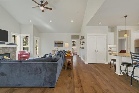 20230 NW Bronze St, Bend, OR 97703 photo 9