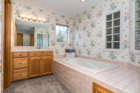 59963 Edmonton Dr, Bend, OR 97702 photo 17